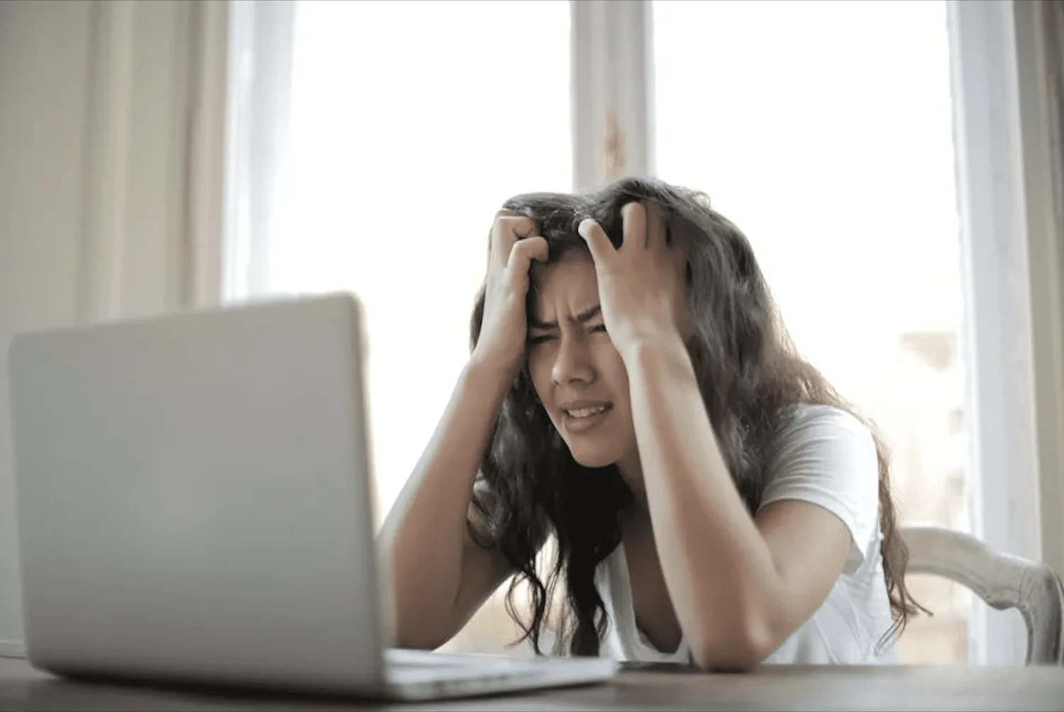10 Bible Verses to Help You Pray Through Work Stress